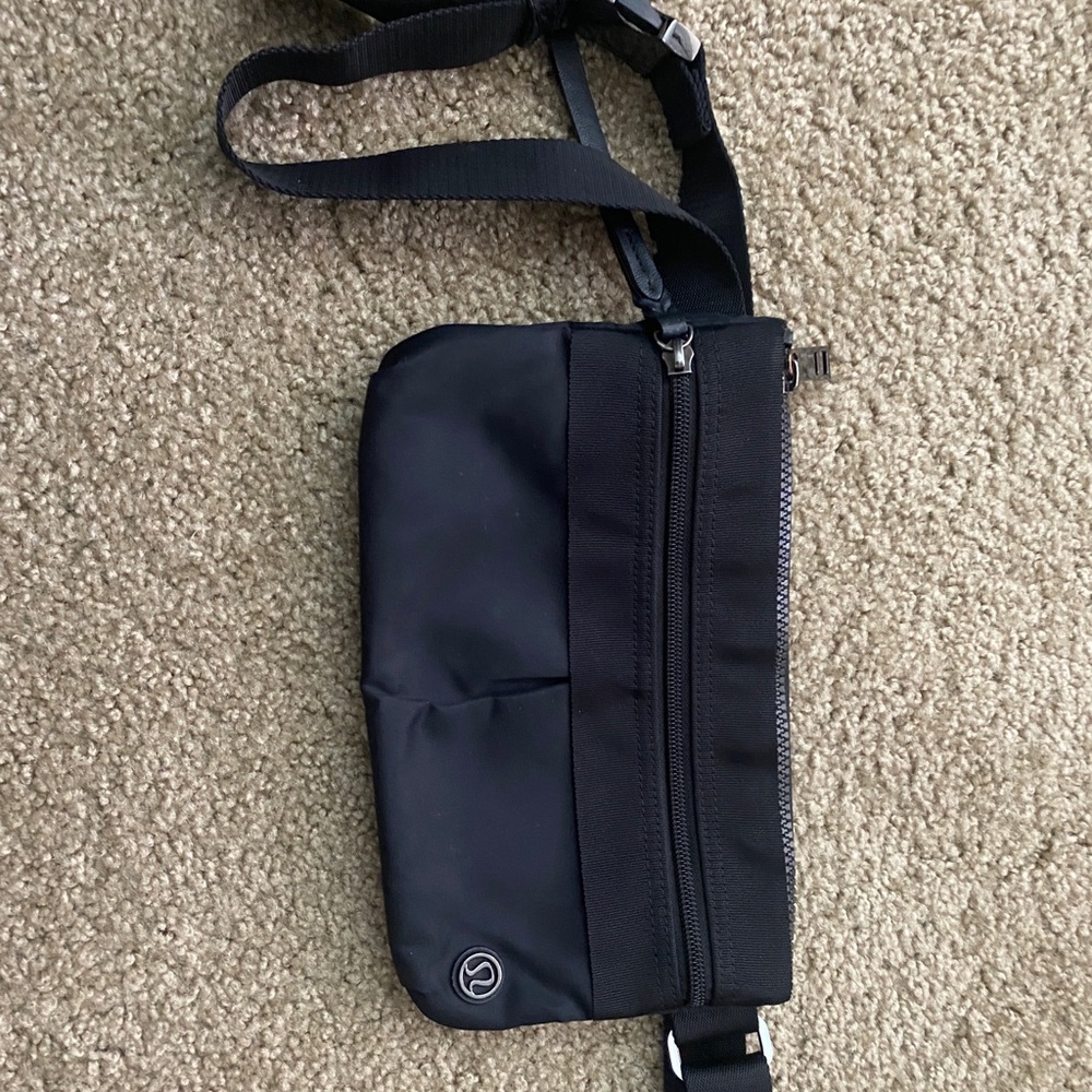 Black lululemon Fanny pack